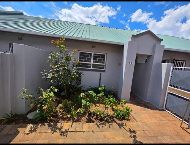 1 BEDROOM TOWNHOUSE FOR SALE IN TERENURE